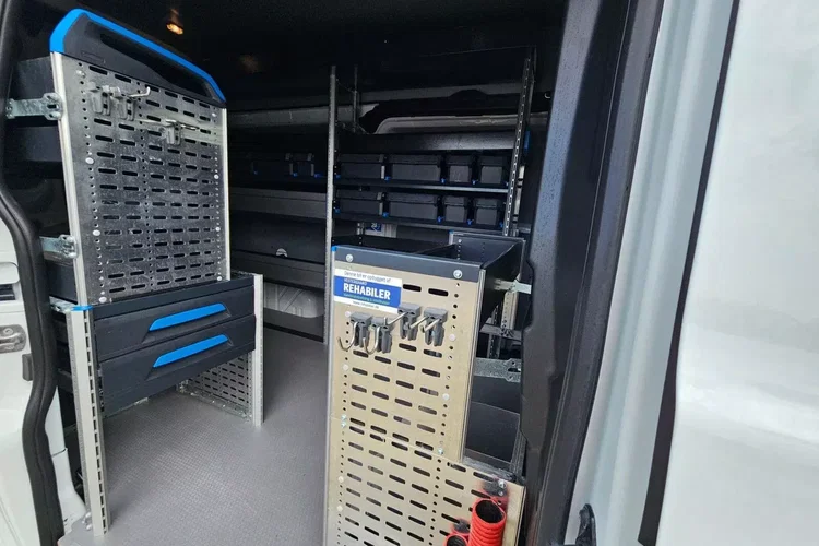 Ford transit-custom L2H2 69900zł NETTO Zabudowa warsztatowa 2.0TdCi/170KM zdjęcie 21