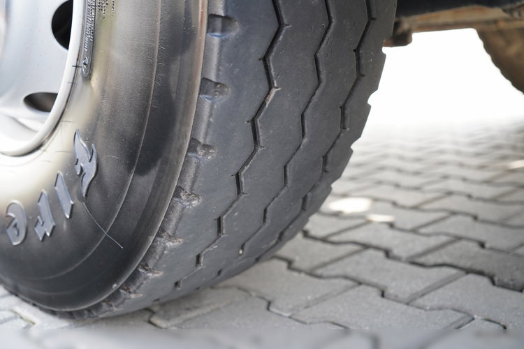 Mercedes AROCS 3243 / 8x4 / WYWROTKA  DWUSTRONNA 6.2 M / HYDROBURTA / EURO 6 / SPROWADZONY zdjęcie 31