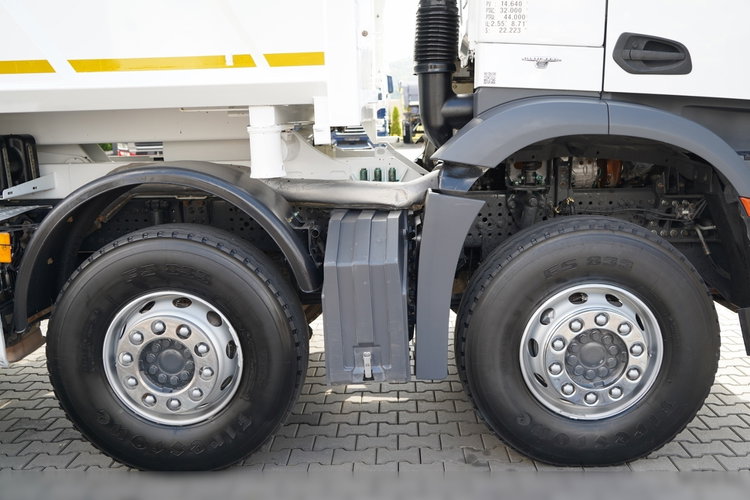 Mercedes AROCS 3243 / 8x4 / WYWROTKA  DWUSTRONNA 6.2 M / HYDROBURTA / EURO 6 / SPROWADZONY zdjęcie 32