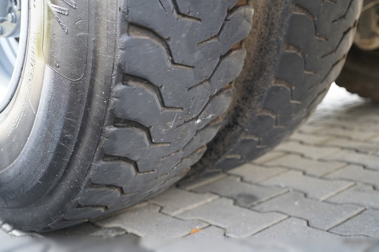 Mercedes AROCS 3243 / 8x4 / WYWROTKA  DWUSTRONNA 6.2 M / HYDROBURTA / EURO 6 / SPROWADZONY zdjęcie 33