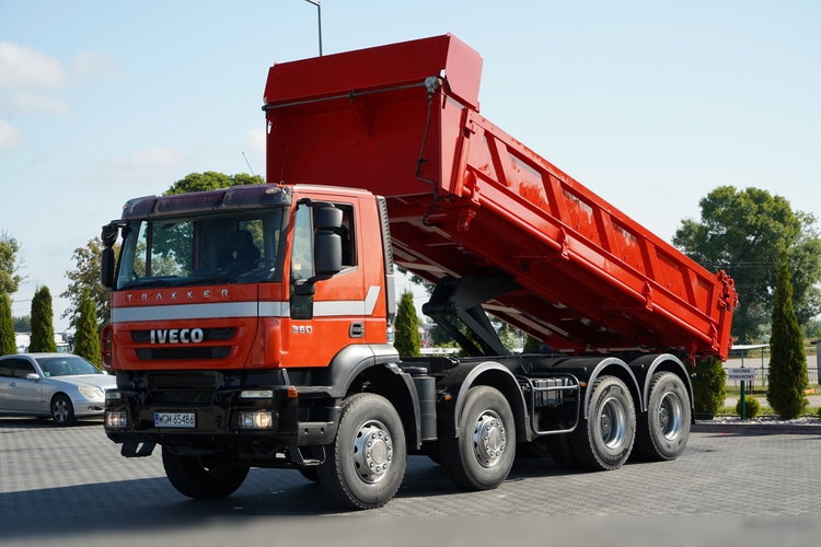 Iveco TRAKKER 360 / 8x4 / WYWROTKA 2 - STRONNA / HYDROBURTA / MANUAL BORDMATIC zdjęcie 9