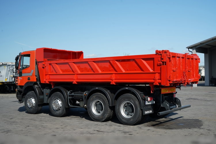 Iveco TRAKKER 360 / 8x4 / WYWROTKA 2 - STRONNA / HYDROBURTA / MANUAL BORDMATIC zdjęcie 18