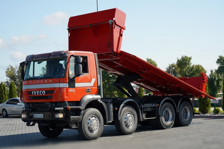 Iveco TRAKKER 360 / 8x4 / WYWROTKA 2 - STRONNA / HYDROBURTA / MANUAL BORDMATIC zdjęcie 1