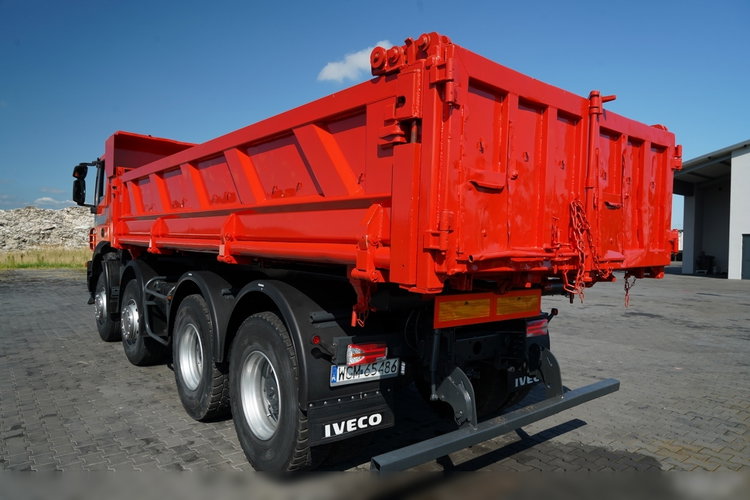Iveco TRAKKER 360 / 8x4 / WYWROTKA 2 - STRONNA / HYDROBURTA / MANUAL BORDMATIC zdjęcie 23
