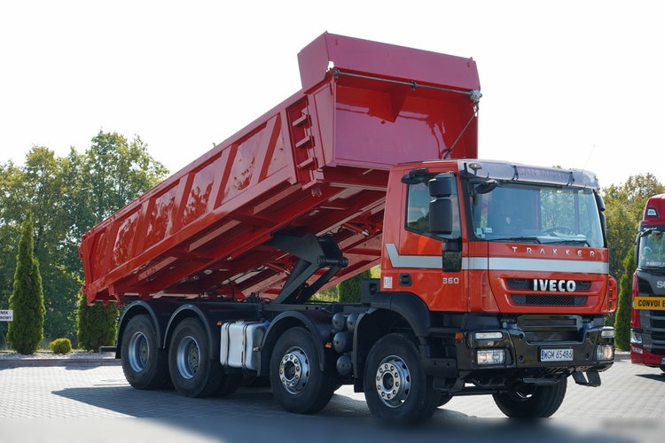 Iveco TRAKKER 360 / 8x4 / WYWROTKA 2 - STRONNA / HYDROBURTA / MANUAL BORDMATIC zdjęcie 2