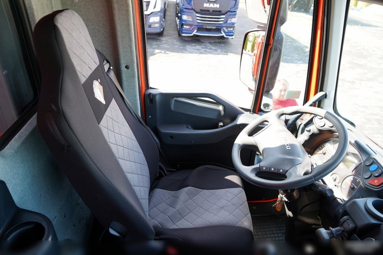 Iveco TRAKKER 360 / 8x4 / WYWROTKA 2 - STRONNA / HYDROBURTA / MANUAL BORDMATIC zdjęcie 35