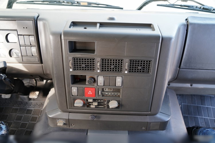 Iveco EUROTRAKKER 340 / 8x4 / TYLNOZSYPOWA / HYDROKLAPA / MANUAL zdjęcie 33