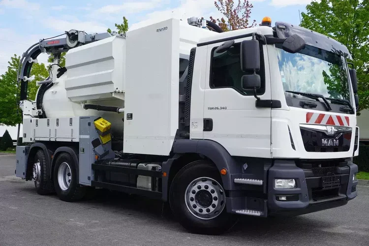 MAN TGS 26.340 E6 / Beczka asenizacyjna Rivard 11.8 m3 / 170 tys. km / oś skrętna zdjęcie 11