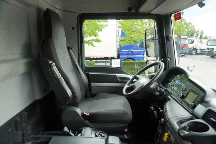 MAN TGS 26.340 E6 / Beczka asenizacyjna Rivard 11.8 m3 / 170 tys. km / oś skrętna zdjęcie 27