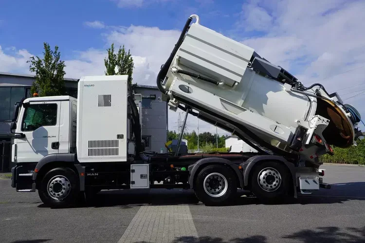 MAN TGS 26.340 E6 / Beczka asenizacyjna Rivard 11.8 m3 / 170 tys. km / oś skrętna zdjęcie 9