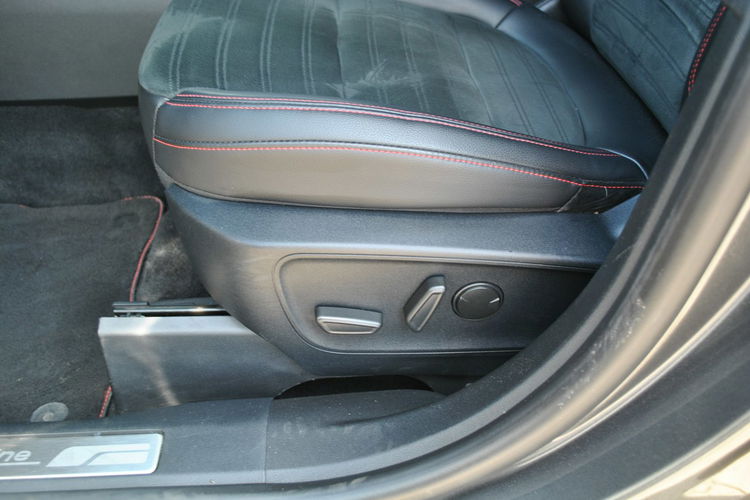 Kuga ST-LineX 2.0EcoBlue 190KM A8 AWD Gwarancja ASO Forda zdjęcie 21