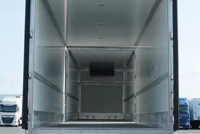 MAN TGX / 24.470 / ACC / E 6 / CHŁODNIA + WINDA / ZESTAW PRZEJAZDOWY zdjęcie 10