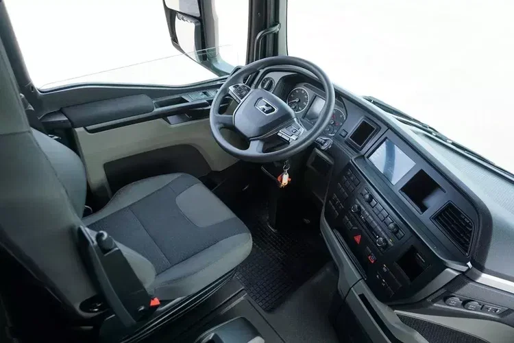 MAN TGX / 24.470 / ACC / E 6 / CHŁODNIA + WINDA / ZESTAW PRZEJAZDOWY zdjęcie 13