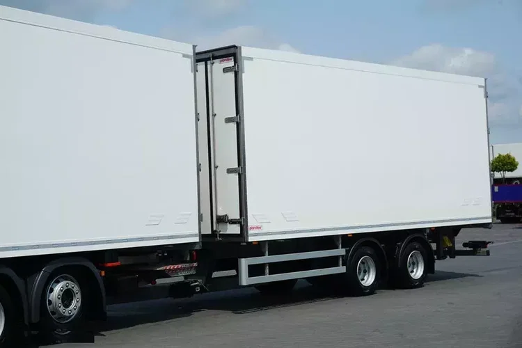 MAN TGX / 24.470 / ACC / E 6 / CHŁODNIA + WINDA / ZESTAW PRZEJAZDOWY zdjęcie 14