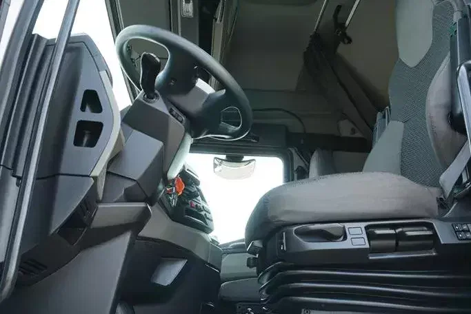 MAN TGX / 24.470 / ACC / E 6 / CHŁODNIA + WINDA / ZESTAW PRZEJAZDOWY zdjęcie 7