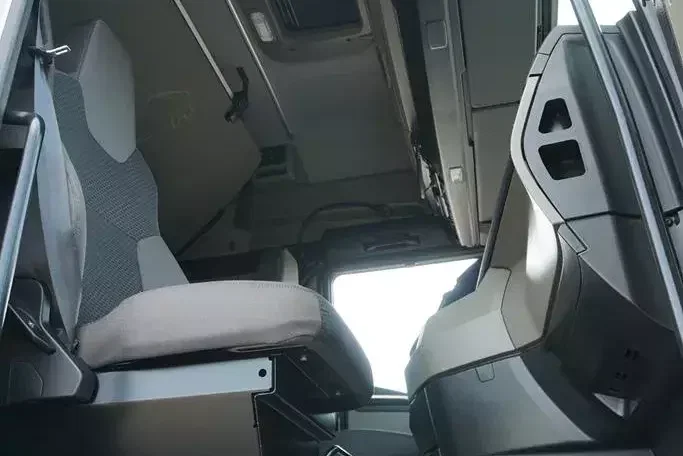 MAN TGX / 24.470 / ACC / E 6 / CHŁODNIA + WINDA / ZESTAW PRZEJAZDOWY zdjęcie 8