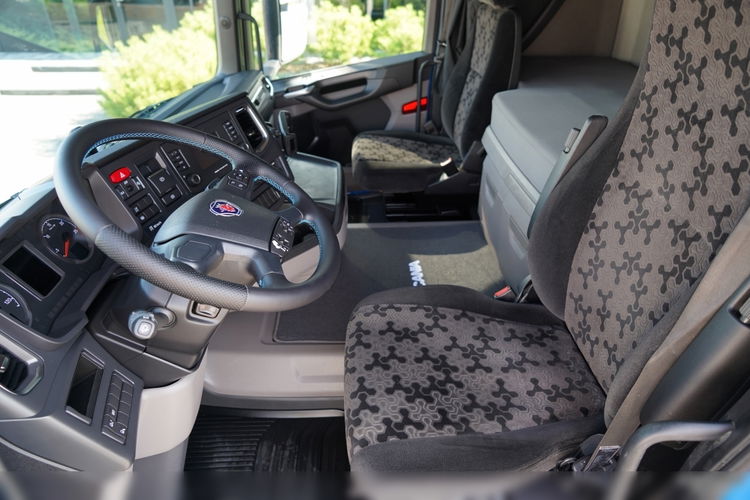 Scania R 450 / HYDRAULIKA / RETARDER / KLIMATYZACJA POSTOJOWA / ALUFELGI / PO KONTRAKCIE SERWISOWYM zdjęcie 23