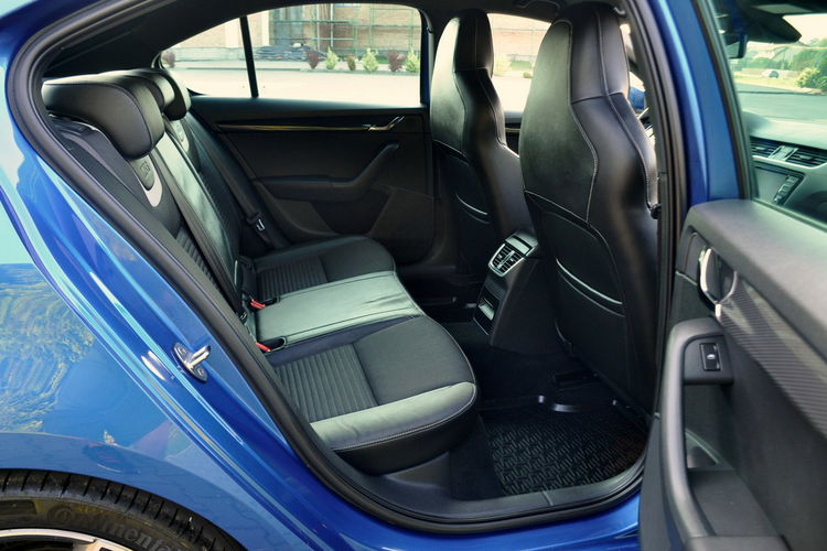 Skoda Octavia 2.0TDI(184KM) VRS Bi-Xenon Led Navi Skóry Asys.Pasa I Wł F1 Alu18"ASO zdjęcie 20