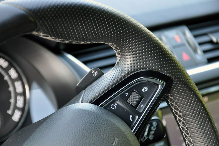 Skoda Octavia 2.0TDI(184KM) VRS Bi-Xenon Led Navi Skóry Asys.Pasa I Wł F1 Alu18"ASO zdjęcie 37