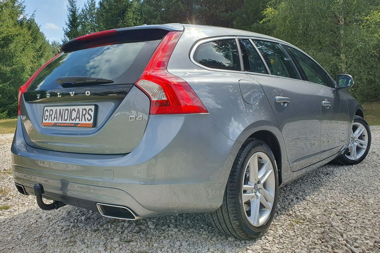 Volvo V60 2.0 D4 190KM # Momentum # NAVI # BiXenon # Skóra # Pełna Dokumentacja zdjęcie 2