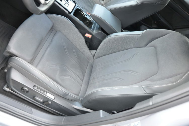 Volkswagen Golf 1.5 eTSI 150KM DSG Style 50Edition Kamera Ambiente Gwar.Fabr SalonPL zdjęcie 11