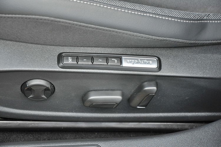 Volkswagen Golf 1.5 eTSI 150KM DSG Style 50Edition Kamera Ambiente Gwar.Fabr SalonPL zdjęcie 12