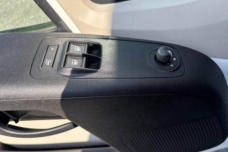 Peugeot Boxer 2.0 130KM 2018 L4H2 Klimatyzacja Tempomat Parktronic Blaszak zdjęcie 9