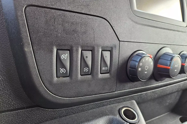 Opel movano Kontener 8 ePAL 69999zł NETTO 2.3 CDTi/140KM zdjęcie 25