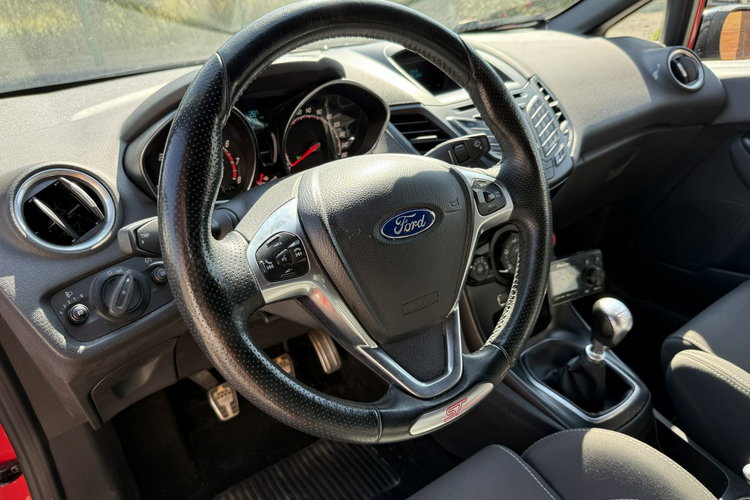 Ford Fiesta 1.6 ST 182KM fotele Recaro z Niemiec ładna zdjęcie 11