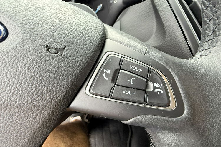 Ford Focus TIANIUM Bezwypadkowy bogato wyposażony zdjęcie 26