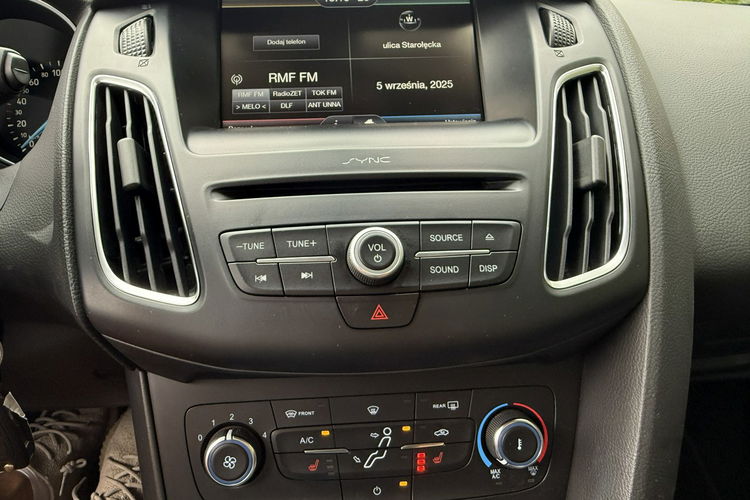Ford Focus TIANIUM Bezwypadkowy bogato wyposażony zdjęcie 30