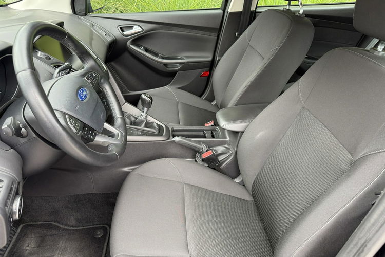 Ford Focus TIANIUM Bezwypadkowy bogato wyposażony zdjęcie 31