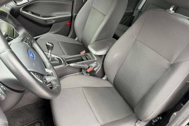 Ford Focus TIANIUM Bezwypadkowy bogato wyposażony zdjęcie 32