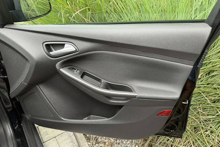 Ford Focus TIANIUM Bezwypadkowy bogato wyposażony zdjęcie 33