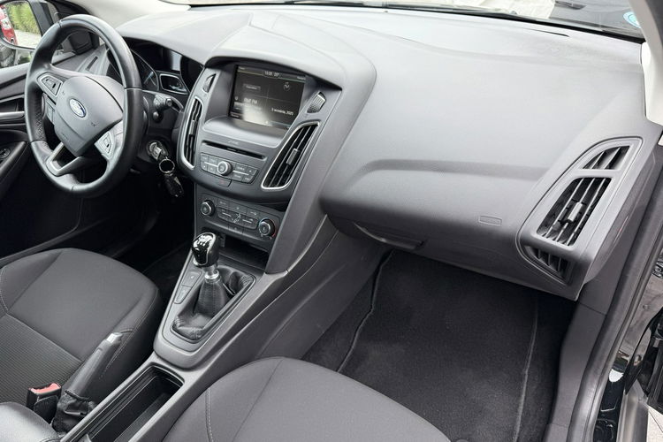 Ford Focus TIANIUM Bezwypadkowy bogato wyposażony zdjęcie 36
