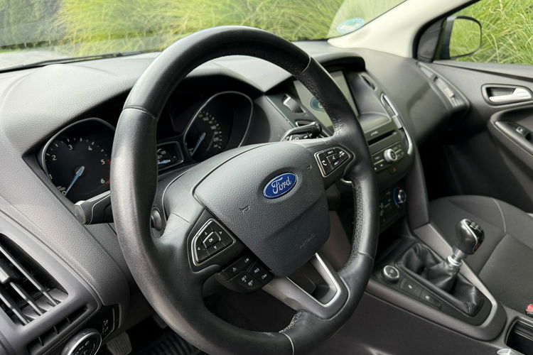 Ford Focus TIANIUM Bezwypadkowy bogato wyposażony zdjęcie 5