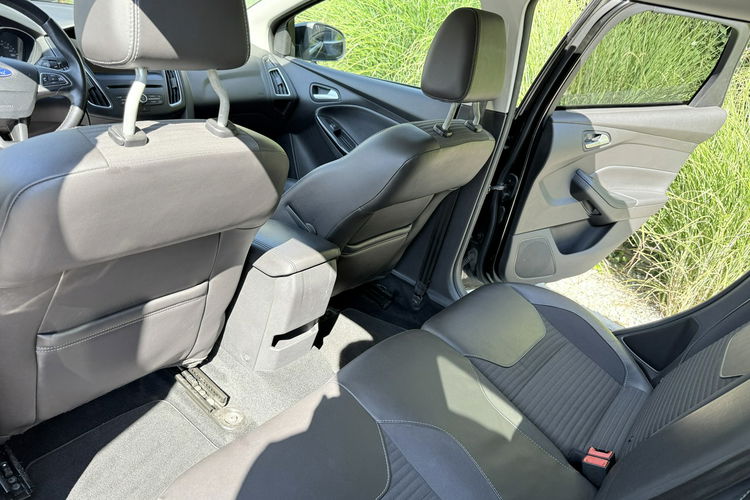 Ford Focus TIANIUM Bezwypadkowy bogato wyposażony zdjęcie 16