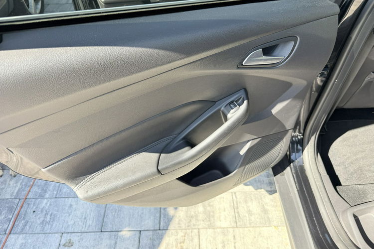 Ford Focus TIANIUM Bezwypadkowy bogato wyposażony zdjęcie 17