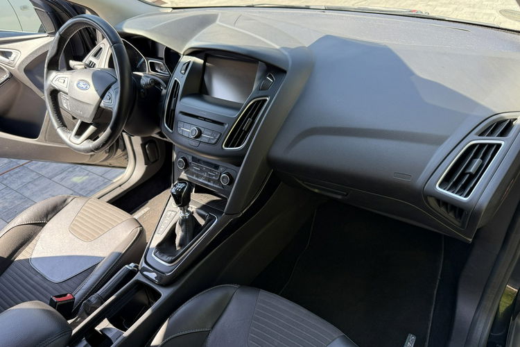 Ford Focus TIANIUM Bezwypadkowy bogato wyposażony zdjęcie 3
