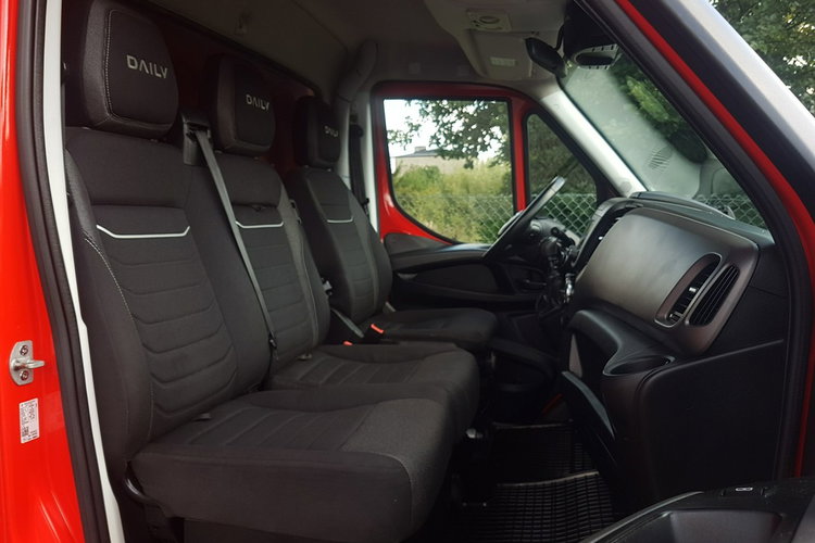 Iveco Daily 50C18 V DAILY 12EP PLANDEKA FIRANKA 5.11x2.48x2.35 SPANIE DMC 3500KG SKRZYNIA zdjęcie 8