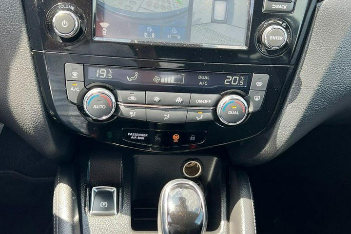 Nissan Qashqai 1.2Turbo Tekna.Kam.Cof.Navigacja.Panorama Dach.Asysten.Pasa Ruchu zdjęcie 24