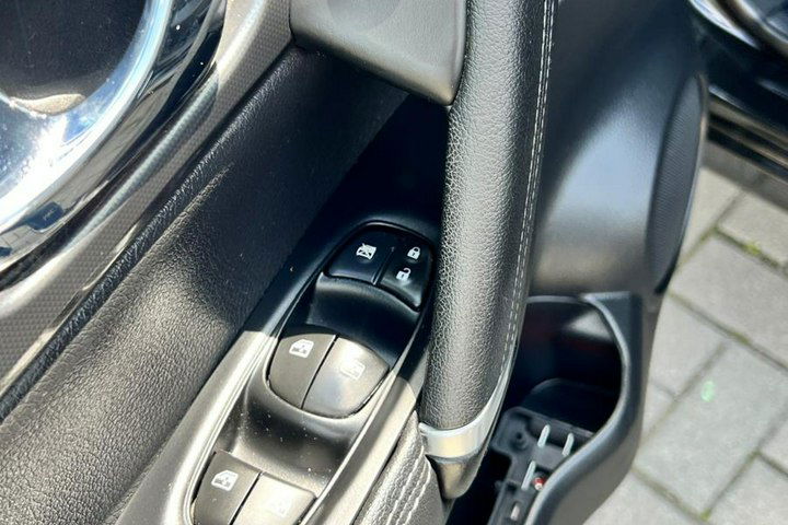 Nissan Qashqai 1.2Turbo Tekna.Kam.Cof.Navigacja.Panorama Dach.Asysten.Pasa Ruchu zdjęcie 8