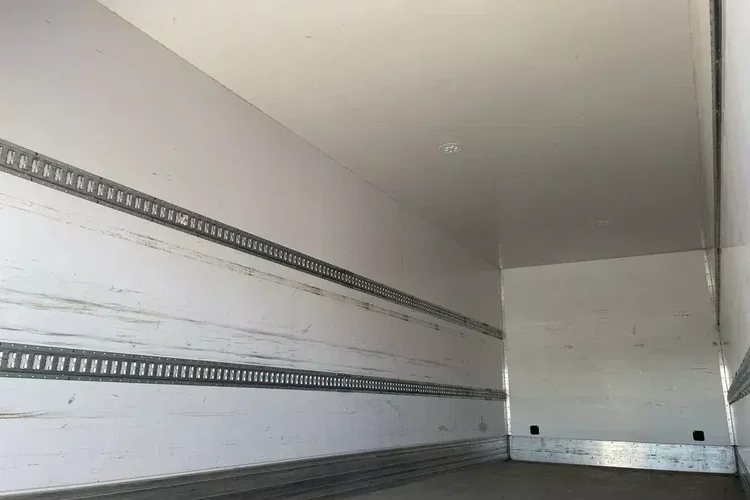 Mercedes ATEGO 818, IZOTERMA OGRZEWANA zdjęcie 9