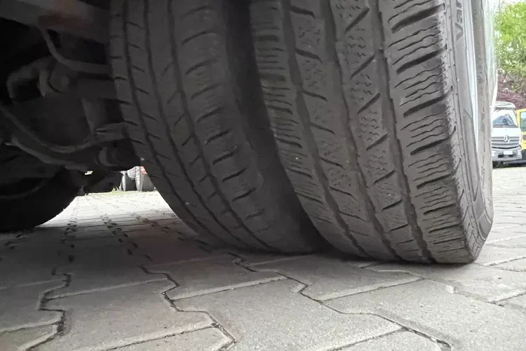 Mercedes Sprinter 519 CDI autobus long 20+10 XXL 3.0 V6 automat 2x klimatyzacja panorama zdjęcie 38