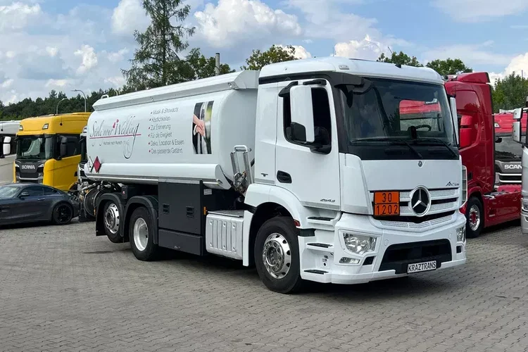 Cysterna paliwowa ESTERER z Niemiec do wszystkich paliw Mercedes Antos 2543 zdjęcie 1