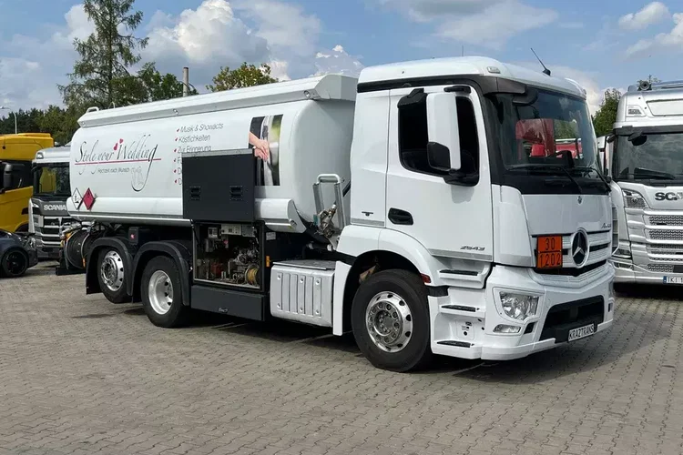 Cysterna paliwowa ESTERER z Niemiec do wszystkich paliw Mercedes Antos 2543 zdjęcie 16