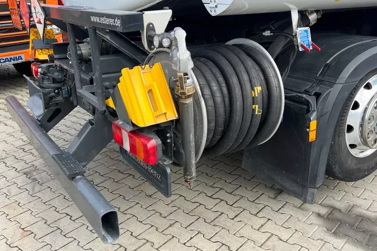 Cysterna paliwowa ESTERER z Niemiec do wszystkich paliw Mercedes Antos 2543 zdjęcie 23