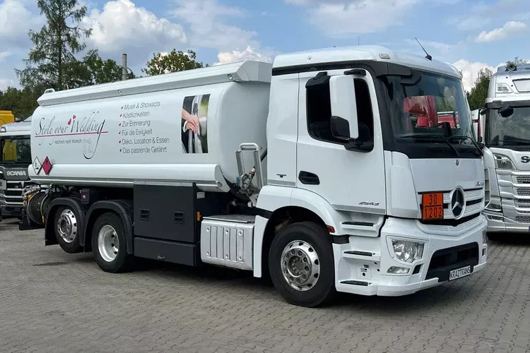 Cysterna paliwowa ESTERER z Niemiec do wszystkich paliw Mercedes Antos 2543 zdjęcie 3