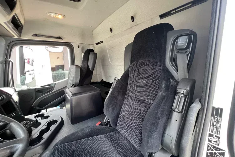 Cysterna paliwowa ESTERER z Niemiec do wszystkich paliw Mercedes Antos 2543 zdjęcie 30