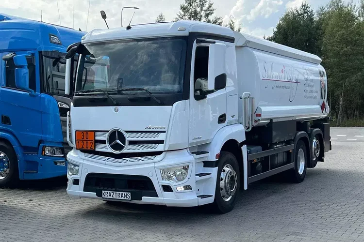 Cysterna paliwowa ESTERER z Niemiec do wszystkich paliw Mercedes Antos 2543 zdjęcie 5
